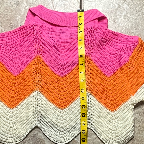 evme Tops - BRAND NEW LARGE EVME pink and Orange cropped Knit with pink collar
